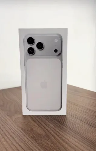 iPhone 17 pro max