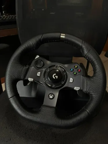 Volante Logitech G920 com pedal e câmbio