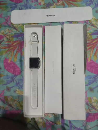 Apple Watch Series 3 (Tela Quebrada/Solta - No Estado p/ Peças ou Conserto)