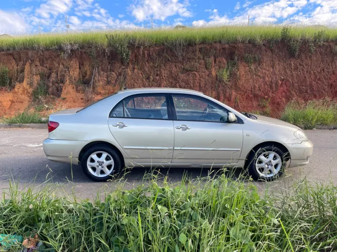 Toyota Corolla XLI 1.6 16V 110cv Mec. 2004