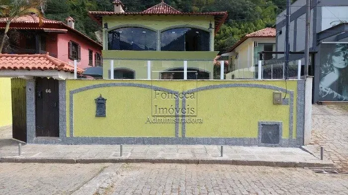 PETRóPOLIS - Casa Padrão - Corrêas