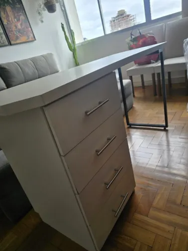 Escrivaninha branco MDF