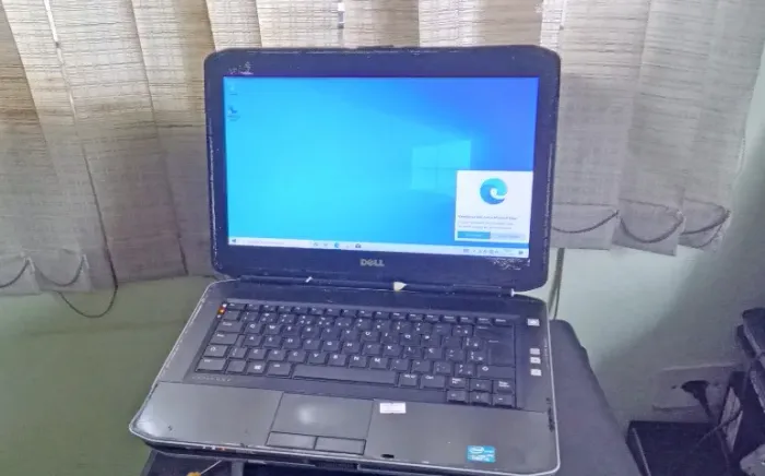 Notebook Dell core i3 2GB de memoria Sem HD para peças