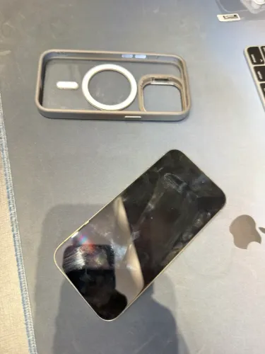 Iphone 15 pro 256gb 84% bateria