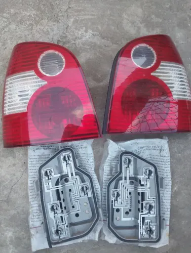 Lanternas e placa traseira do polo 2006