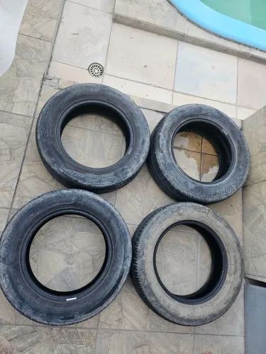 Vendo 4 pneus usados BRIDGESTON aro 15