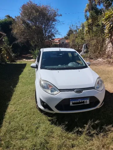 Ford Fiesta Sedan SE 1.6 8V Flex 4P 2014