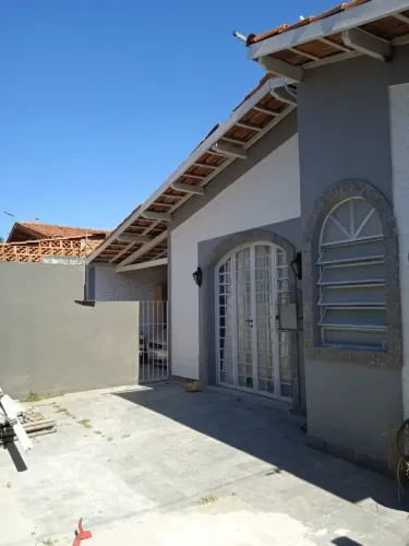 Casa com 3 dormitórios à venda, 135 m² por R$ 636.000 - Independência - Taubaté/SP