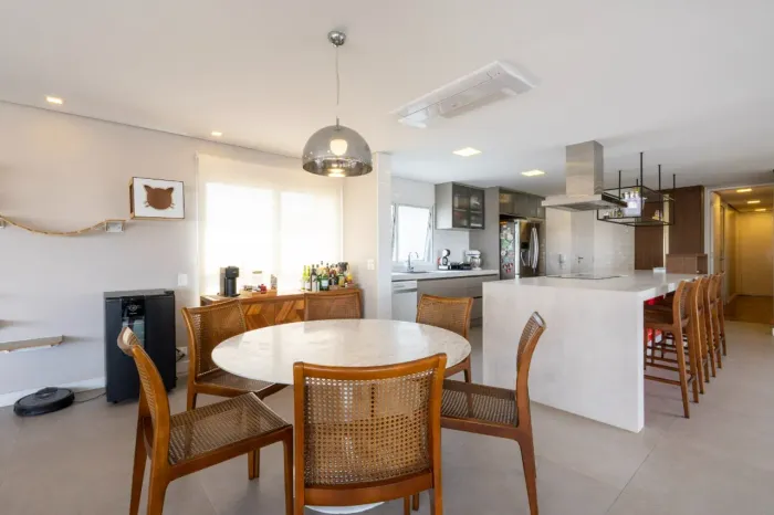 Apartamento para venda em Vila Andrade com 4 quartos, sendo 4 suítes, 210m²