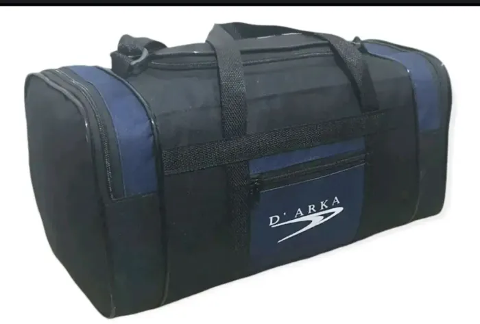 Mala pequena marca darka , para pequenas viagens ou academia 