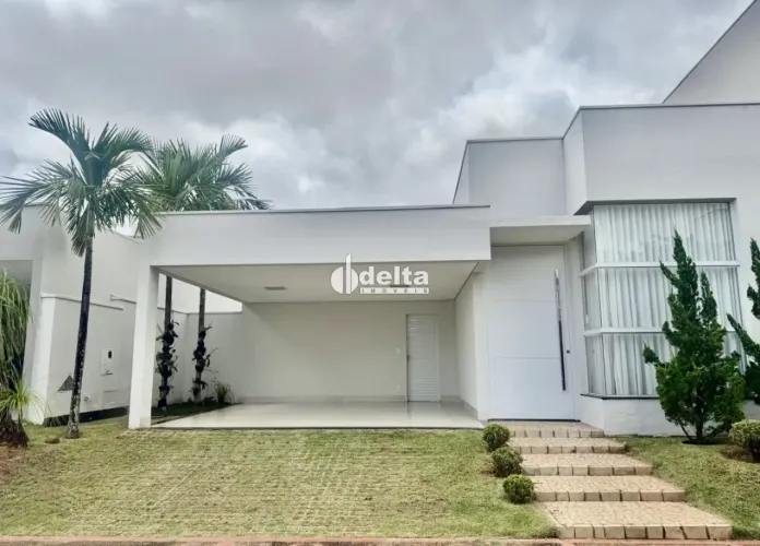 Casa residencial com 3 suítes disponível para locação no Bairro Gávea em Uberlândia-MG