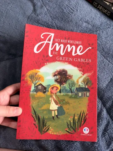 LIVRO "ANNE DE GREEN GABLES" DE LUCY MAUD MONTGOMERY