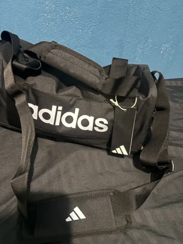 Vendo mala/mochila de 12,5L, nova e nunca usada. Comprei, mas ficou pequena pra mim.