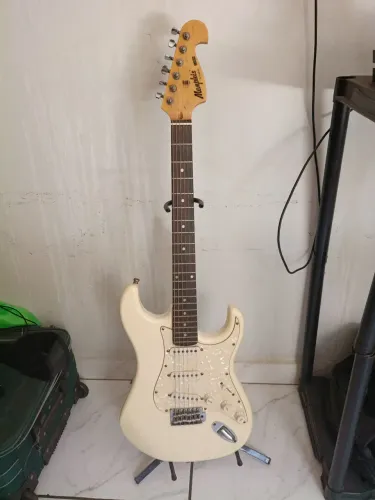 Guitarra Memphis By Tagima MG32 Stratocaster Creme - Muito Conservada