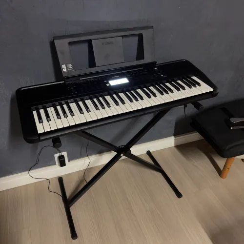 Teclado yamaha 61 teclas