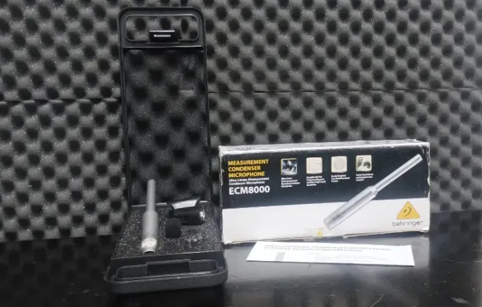 Mircofone Behringer ECM8000