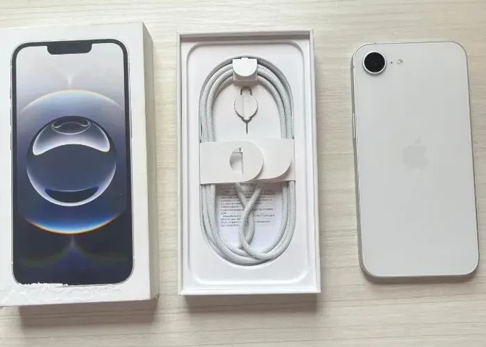 iPhone 16e Dual Sim na garantia, com carregador USB e capa - lacrados
