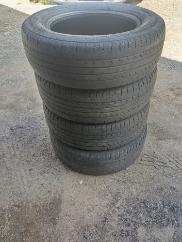 Pneus Goodyear 205-65-R16( usado meia vida)