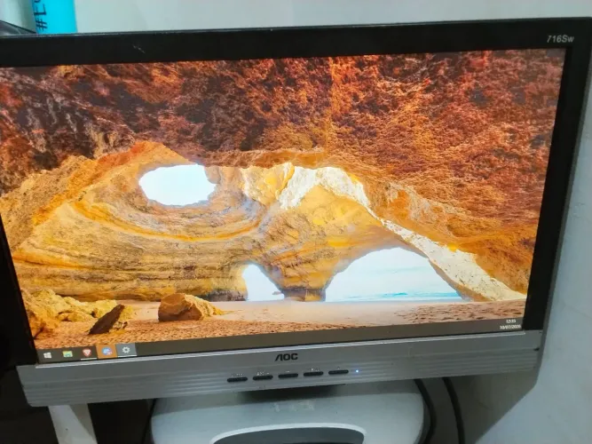 Monitor AOC 17"