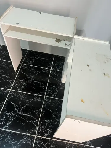 Vendo duas mesinhas(só precisa pintar)