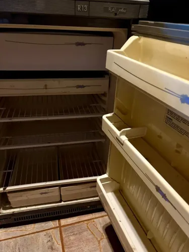 Frigobar com Freezer 
