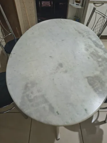 Vendo mesa para cozinha de marmore