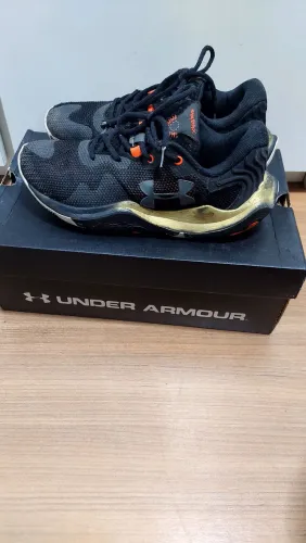 Tênis Under Armour tam. 39 usado