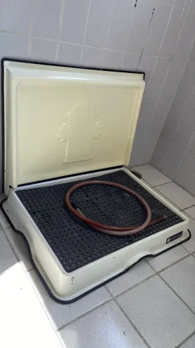 Weasy tamanho M com mangueira de saída para o Ralo