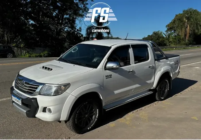 Toyota Hilux CD SRV D4-d 4X4 3.0 TDI Diesel AUT 2014