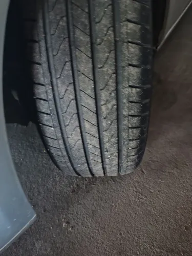 Vendo jogo de rodas 15 de ferro com pneus novos 195 50 15 ou troco em rodas 17 chama