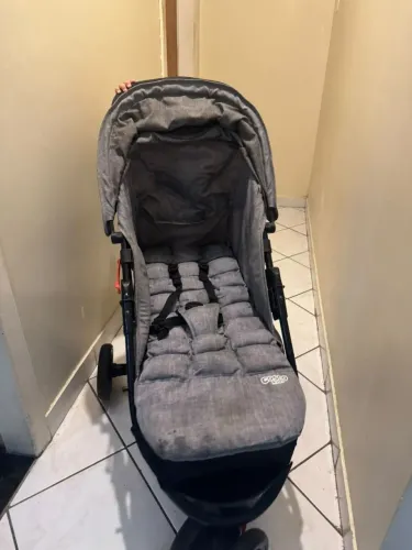 Vendo carrinho para bebê em perfeito estado