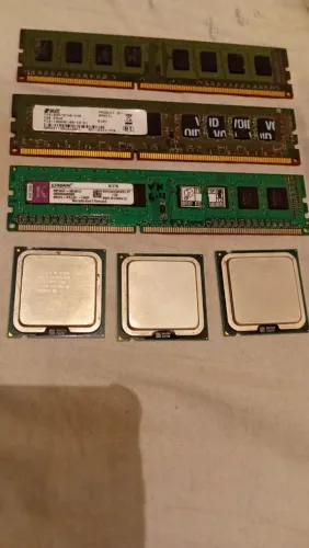 Lote 3 CPUs LGA 775 E7500 E5800 E5400 + 6GB RAM DDR3 +brinde DDR2 2GB 1333MHz