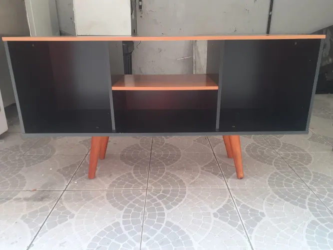 Rack para TV em Ótimo Estado - Bem Conservado e Espaçoso.