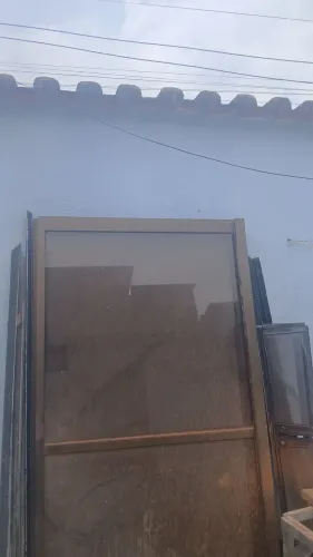 Vende-se porta de vidro de correr