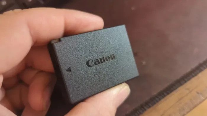 Bateria LP-E10 - Para Câmeras EOS T7+, EOS T7, EOS T100 e outros modelos compatíveis