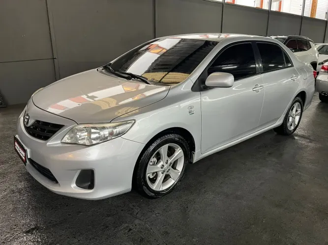 Toyota Corolla GLI 1.8 Flex 16V Aut. 2012