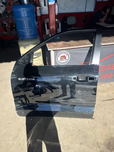 Porta dianteira nova triton lado esquerdo