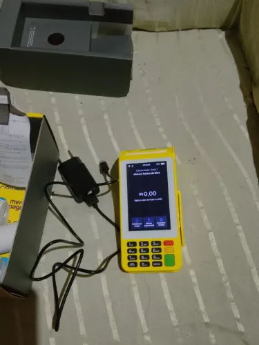 Maquininha Mercado Pago Point Pro 2 Amarela + Carregador