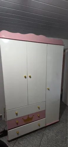 Guarda roupa de bebê menina