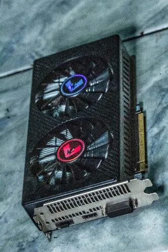 Placa de Video Gpu radeon rx590 Vram 8gb 256 bit