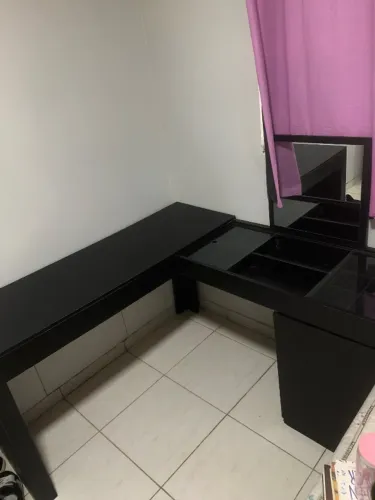 Penteadeira em L com espelho