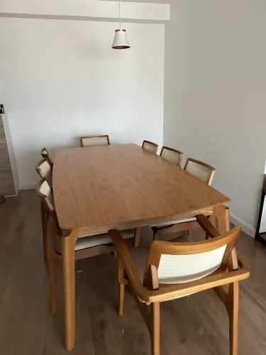 CONJUNTO DE JANTAR EM MADEIRA MACIÇA - MESA PARA 8 LUGARES + 8 CADEIRAS