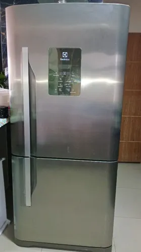 Geladeira para trocar a placa e retirar no local