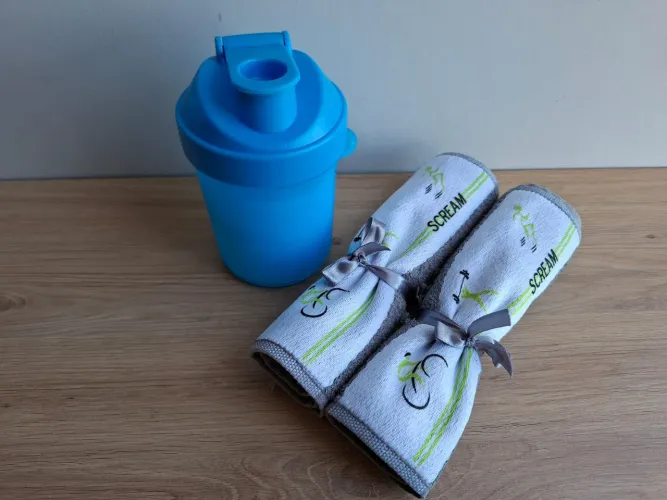 Garrafa shake academia e toalhinhas fitness