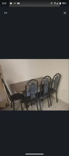 Mesa de mármore 4 cadeiras R$ 700,00