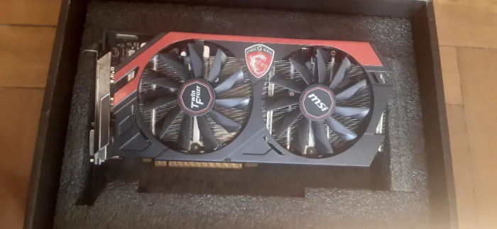 Placa de video Radeon R9 270x com Defeito