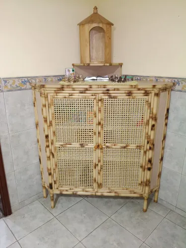 Cômoda/Altar Rústica de Bambu