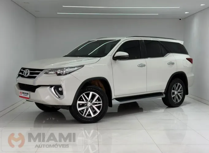 Toyota Hilux SW4 SRX 4X4 2.8 TDI 16V Dies. Aut. 2019