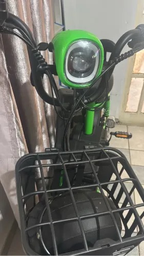 Vendo scooter seminova