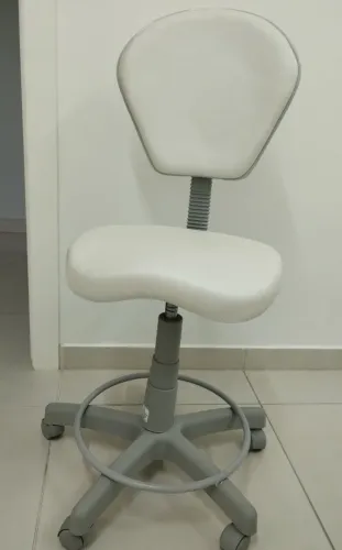 Mocho para estética/ consultório